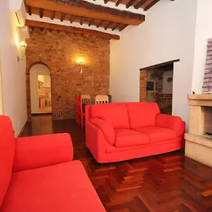 https://logge-del-papa-apartment.it-tuscanyhotel.com